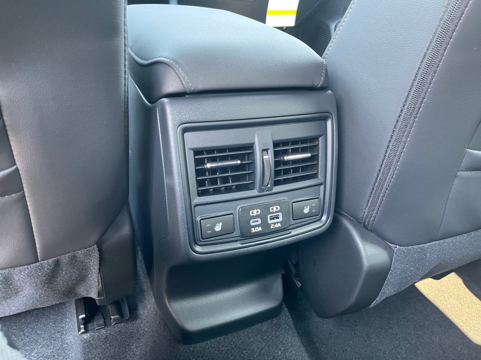 New 2026 Subaru Outback Limited AWD/4WD image 32