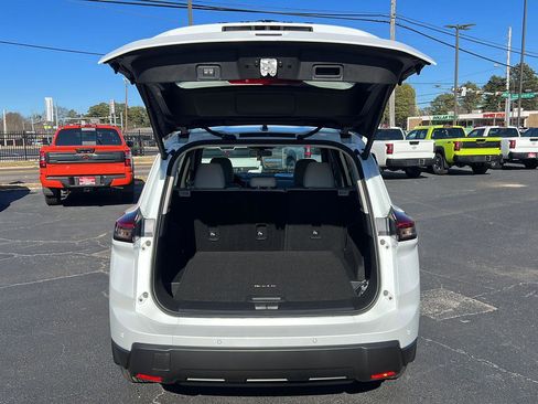 New 2026 Nissan Rogue SV image 10