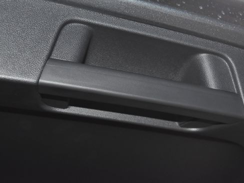 New 2026 Volkswagen Taos SE FWD image 25