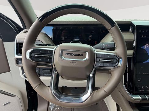 Used 2025 GMC Yukon Denali w/ Advanced Technology Package RWD image 12