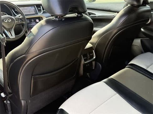 Used 2023 INFINITI QX55 Essential image 13