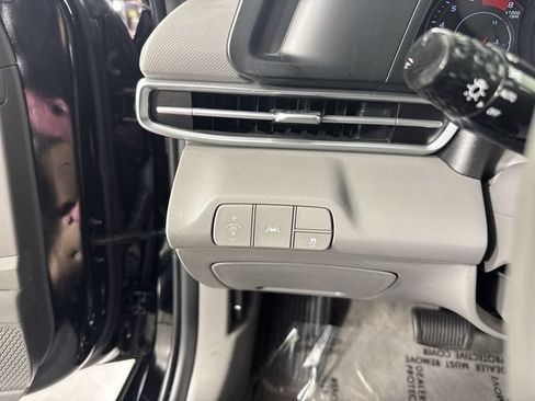 Used 2023 Hyundai Elantra SEL FWD image 14