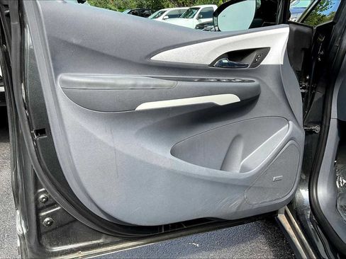 Used 2017 Chevrolet Bolt Premier w/ Driver Confidence II Package image 21