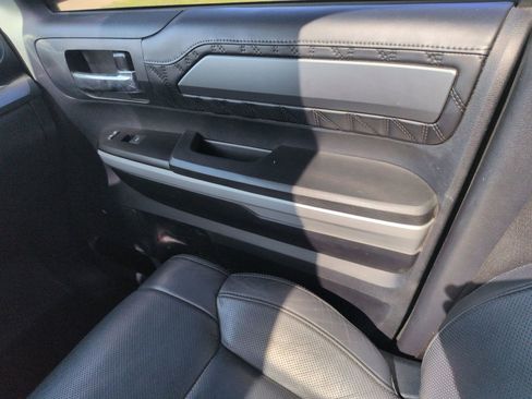 Used 2018 Toyota Tundra Platinum AWD/4WD image 31