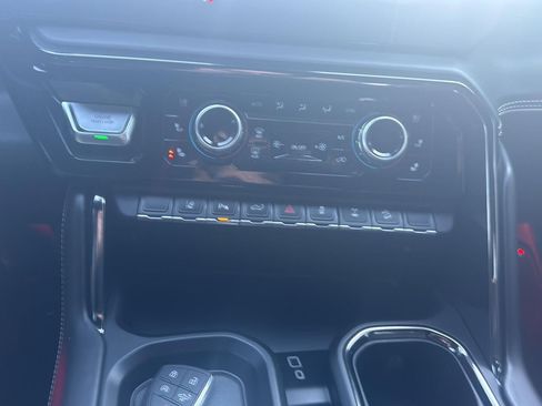 Used 2024 GMC Sierra 2500 AT4X image 26