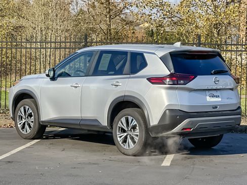 Used 2023 Nissan Rogue SV image 6