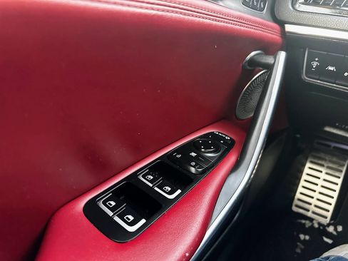 Used 2018 Kia Stinger GT2 image 24