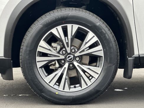 Used 2023 Nissan Rogue SV image 27