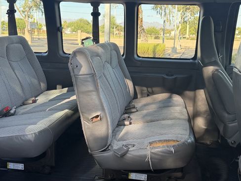 Used 2005 Chevrolet Express 3500 Extended Passenger RWD image 8