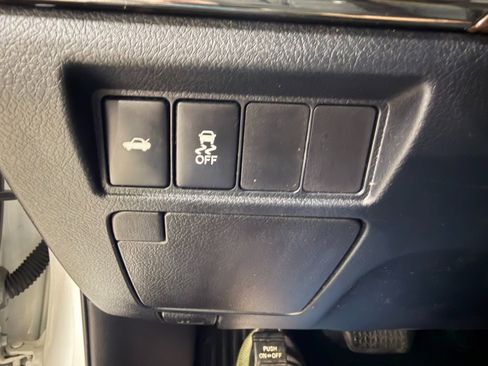 Used 2015 Toyota Avalon XLE image 32