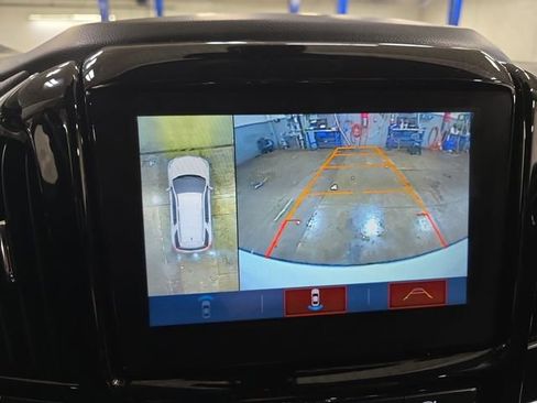 Used 2019 Chevrolet Traverse RS image 26