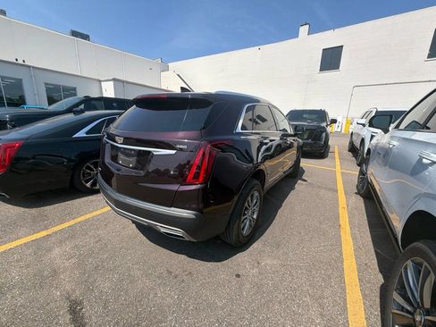 Used 2021 Cadillac XT5 Premium Luxury AWD/4WD image 6