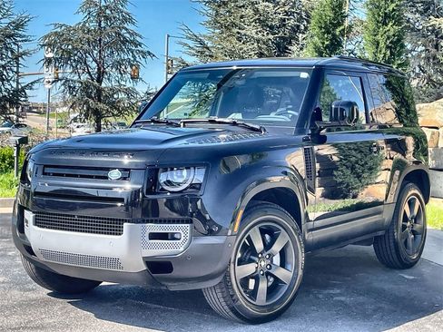 Certified 2023 Land Rover Defender 90 SE image 2