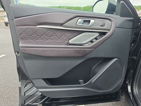 Used 2025 Ford Explorer Platinum w/ LUX Leather Package AWD/4WD image 18
