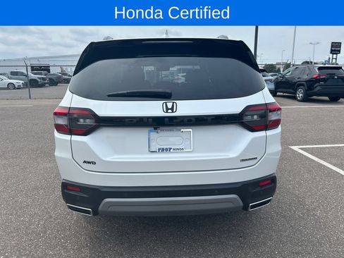 Certified 2023 Honda Pilot Touring image 7