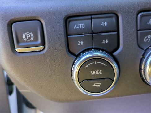 Certified 2025 GMC Sierra 2500 SLT w/ SLT Premium Package image 38