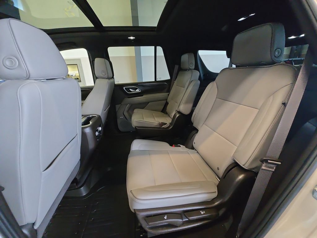 Certified 2022 GMC Yukon SLT w/ SLT Luxury Package AWD/4WD image 28
