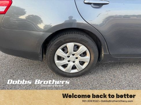 Used 2010 Toyota Camry LE FWD image 12