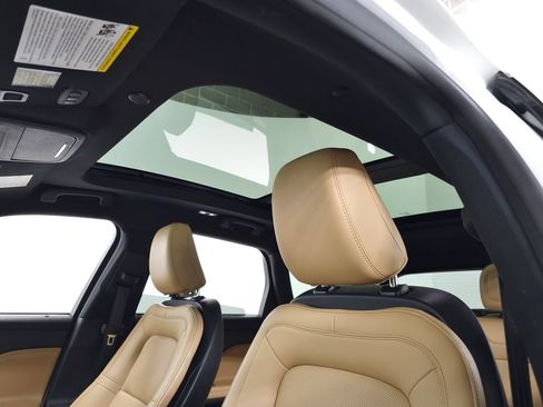 Used 2021 Lincoln Corsair Reserve AWD/4WD image 20