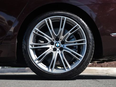 Used 2020 BMW 750i xDrive w/ Executive Package AWD/4WD image 17