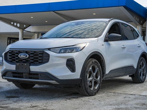 Used 2025 Ford Escape ST-Line image 3