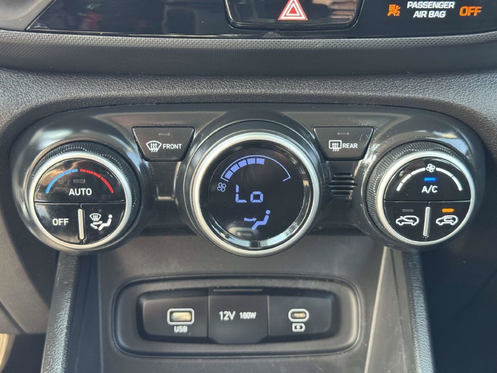 Used 2023 Hyundai Venue SEL FWD image 29