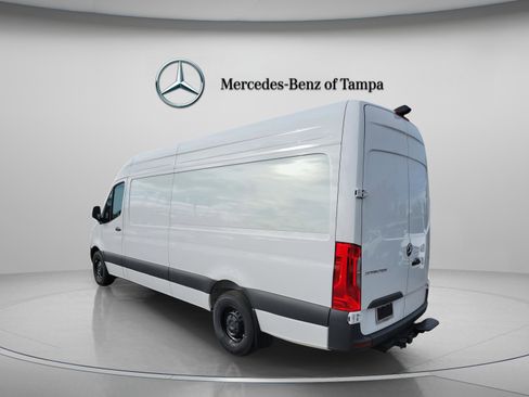 Used 2025 Mercedes-Benz Sprinter 2500 image 3