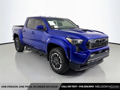 Used 2024 Toyota Tacoma TRD Sport image 3