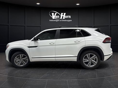 Used 2025 Volkswagen Atlas Cross Sport SEL R-Line AWD/4WD image 4