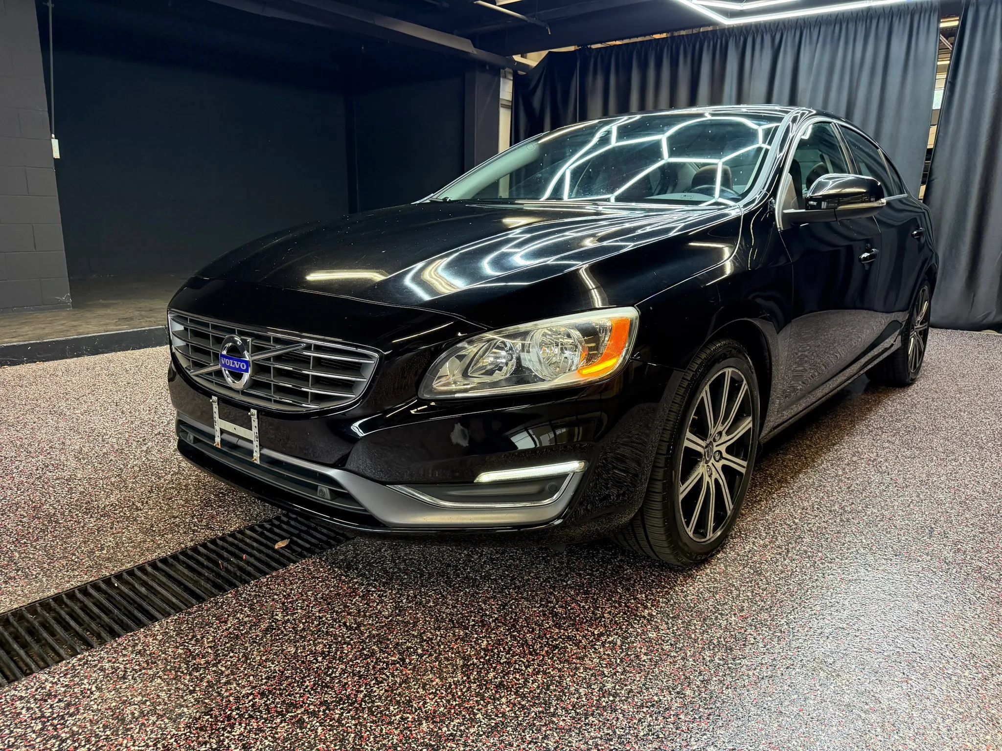 Used 2016 Volvo S60 T5 Premier FWD image 3