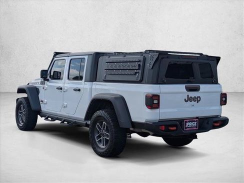 Used 2025 Jeep Gladiator Mojave w/ Convenience Group AWD/4WD image 8