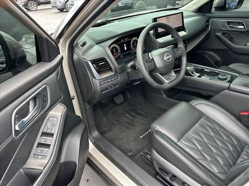 Used 2026 Nissan Rogue Platinum w/ Platinum Premium Package AWD/4WD image 10