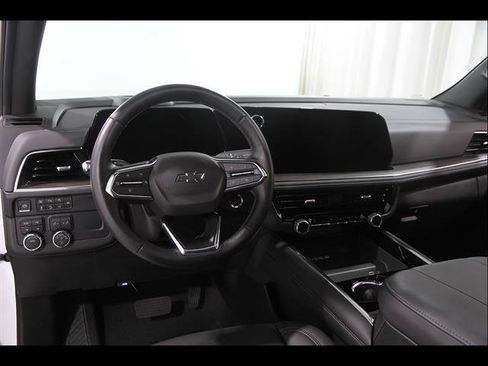 Used 2026 Chevrolet Suburban Z71 w/ Comfort Package AWD/4WD image 7