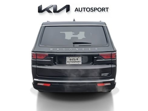 Used 2024 Jeep Wagoneer L Series II image 10