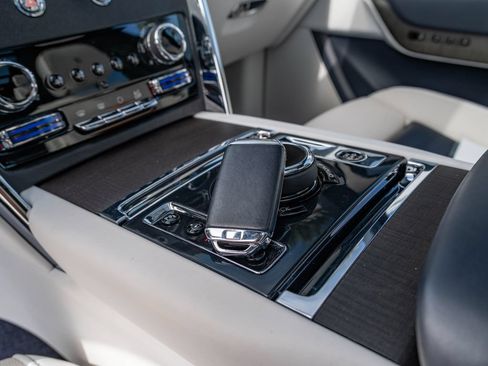 Certified 2019 Rolls-Royce Cullinan AWD/4WD image 14