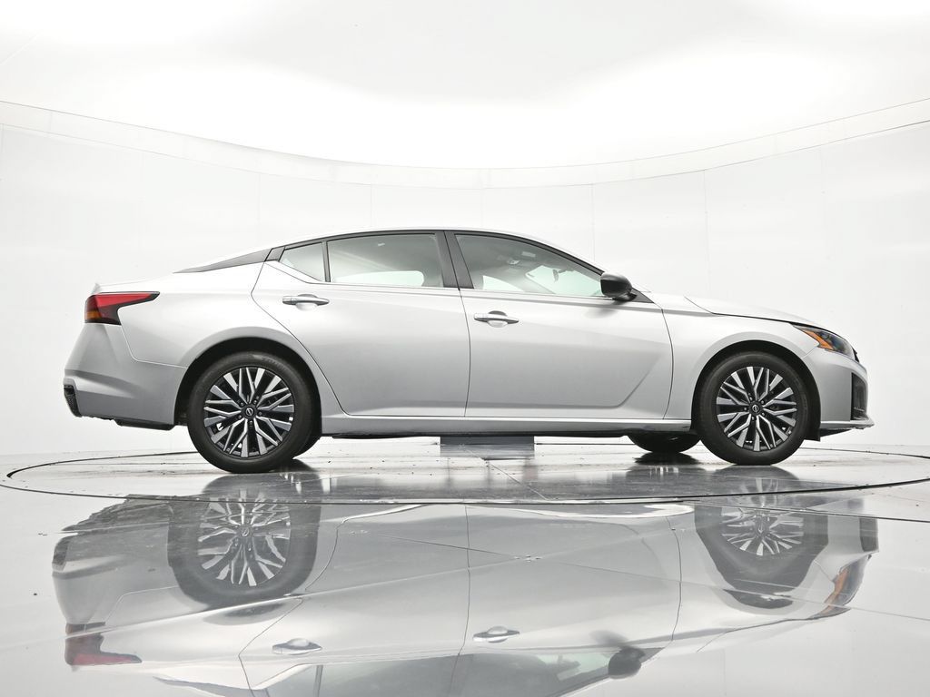 Certified 2025 Nissan Altima 2.5 SV FWD image 39