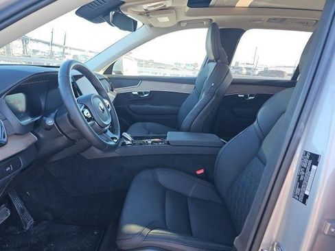 Used 2025 Volvo XC90 B6 Plus image 7