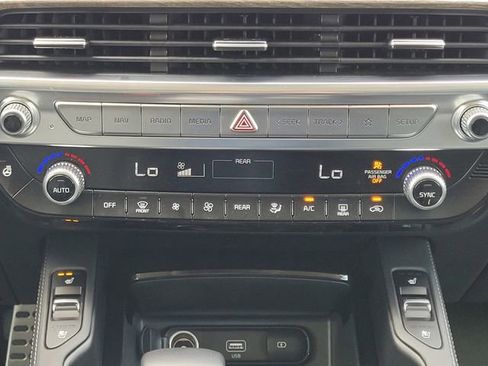 Used 2022 Kia Telluride SX w/ SX Prestige Package AWD/4WD image 17