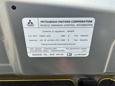 Used 2025 Mitsubishi Outlander SE image 10