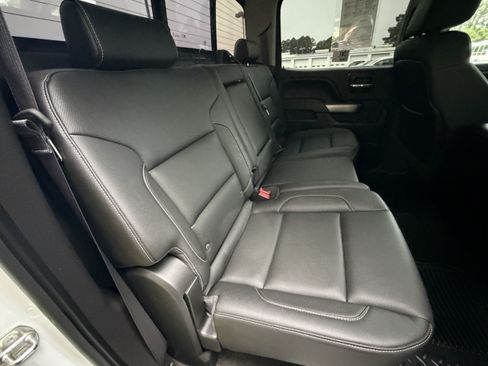 Used 2015 Chevrolet Silverado 1500 LTZ Z71 w/ LTZ Plus Package AWD/4WD image 19