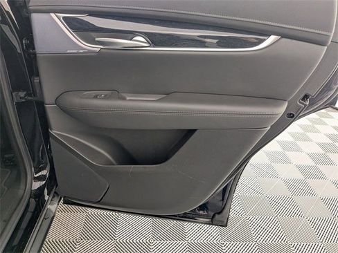 Used 2025 Cadillac XT5 Premium Luxury image 33