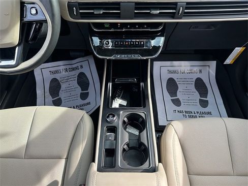 New 2025 Lincoln Corsair Reserve image 11