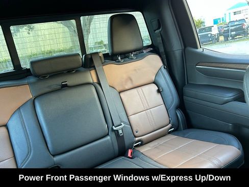 Used 2023 Chevrolet Silverado 1500 High Country image 16