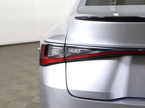 Used 2022 Lexus IS 350 F Sport image 16