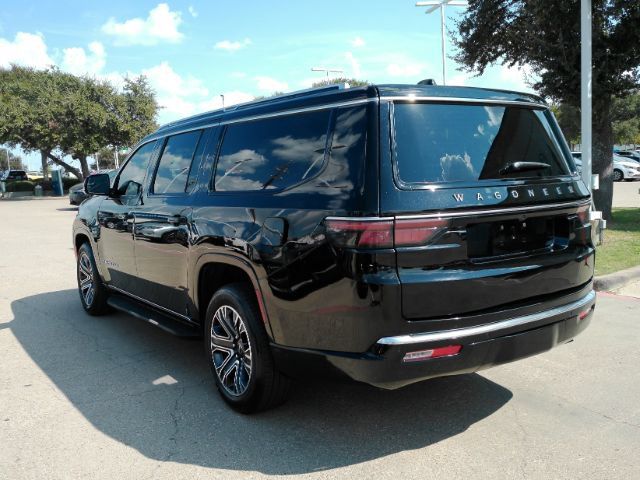 Used 2025 Jeep Wagoneer L Series II AWD/4WD image 9