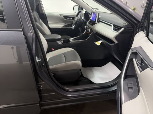 New 2025 Toyota RAV4 XLE image 32