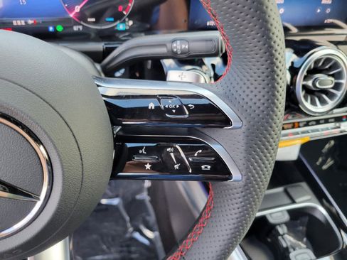 New 2025 Mercedes-Benz GLA 250 image 18