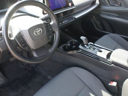 Used 2024 Toyota Prius LE image 5