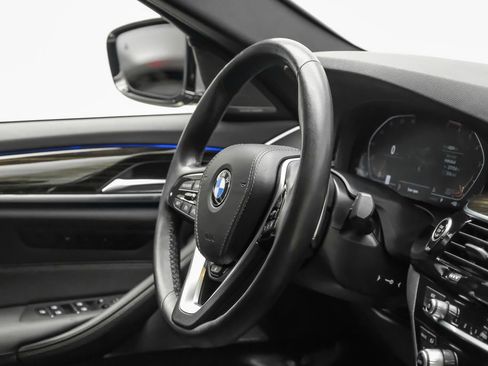 Used 2023 BMW 530i w/ Premium Package RWD image 17