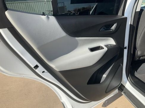 Used 2020 Chevrolet Equinox LT w/ Driver Convenience Package image 25